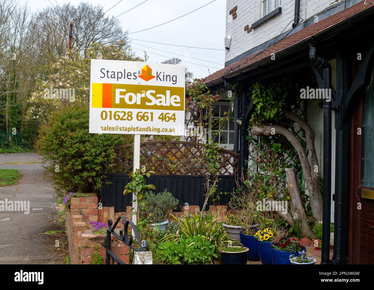 Datchet, Berkshire, UK. 16th April, 2023. A house for sale in Datchet