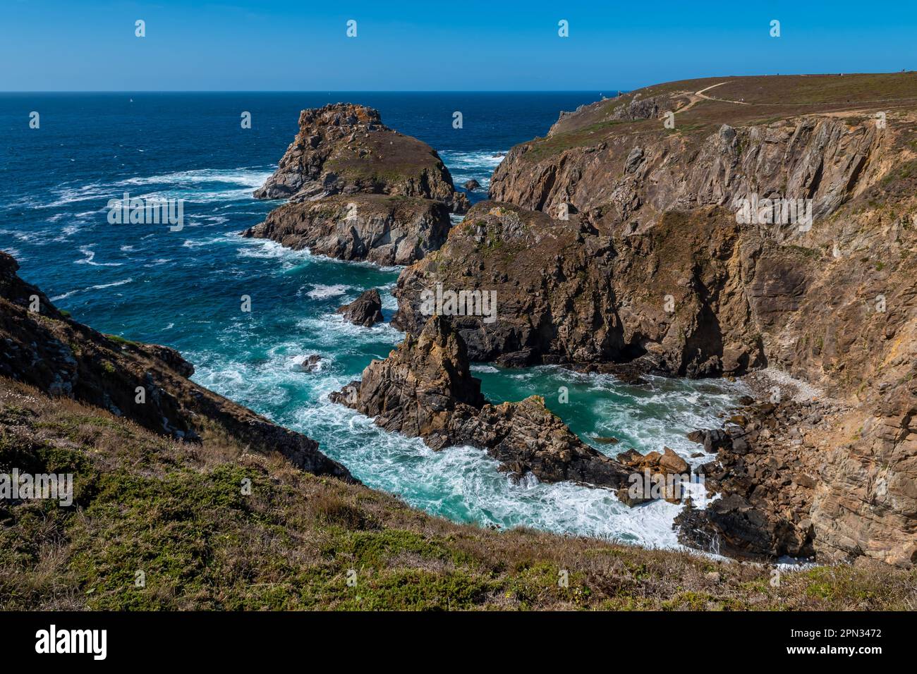 Spectacular Cliffs At Peninsula Pointe Du Van On Cap Sizun At The Finistere Atlantic Coast In Brittany, France Stock Photo