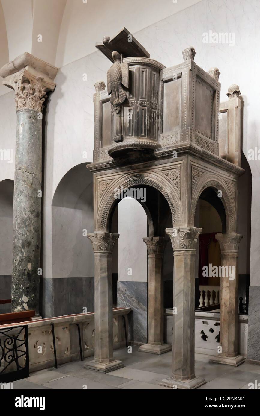 Pulpit Rome ROMANESQUE PULPIT INSIDE THE CARHEDRAL OF SAN SABINO Stock Photo - Alamy