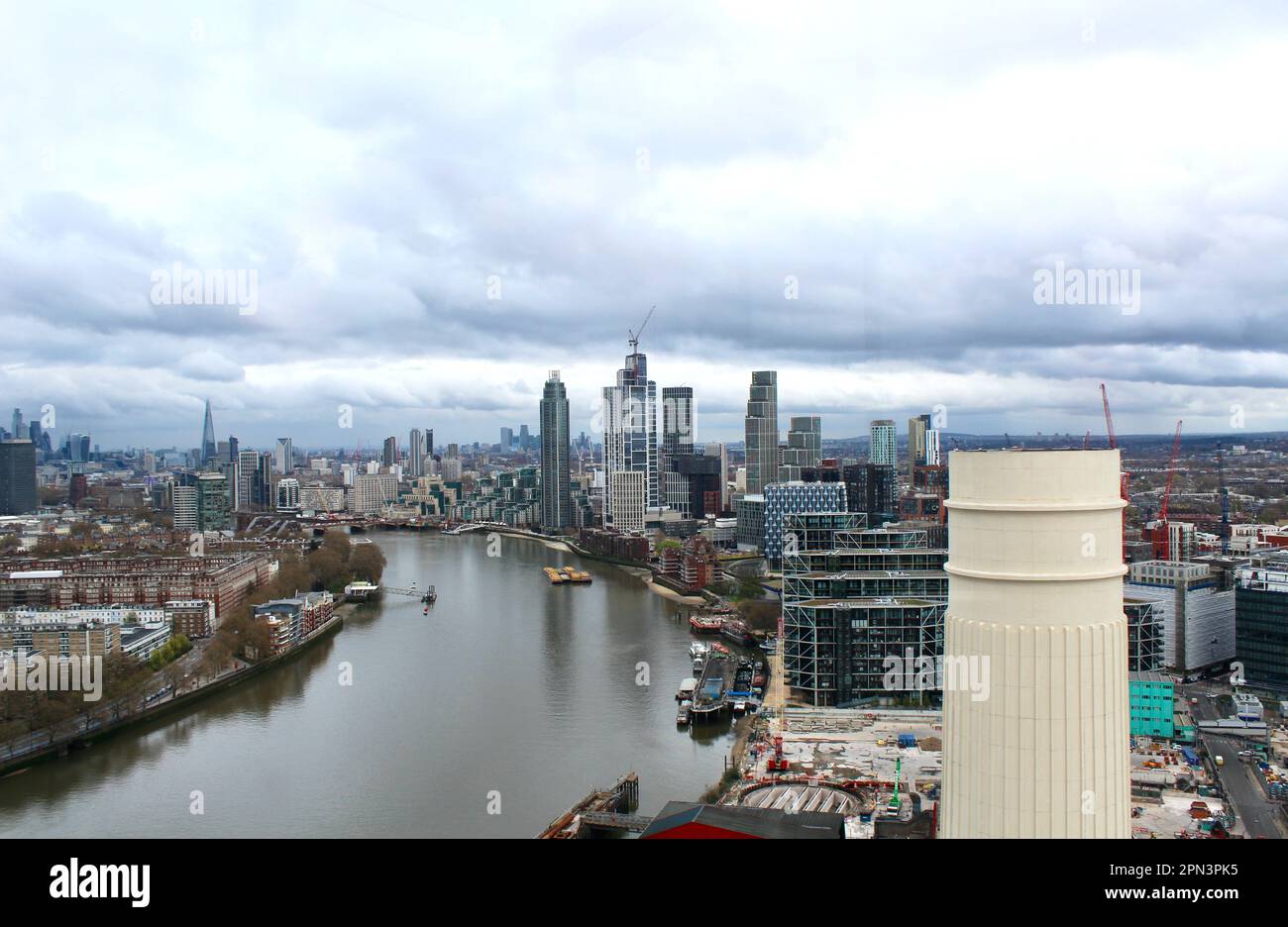 Panoramic London Views from the top of Battersea Power Station chimney lift 109 Stock Photo
