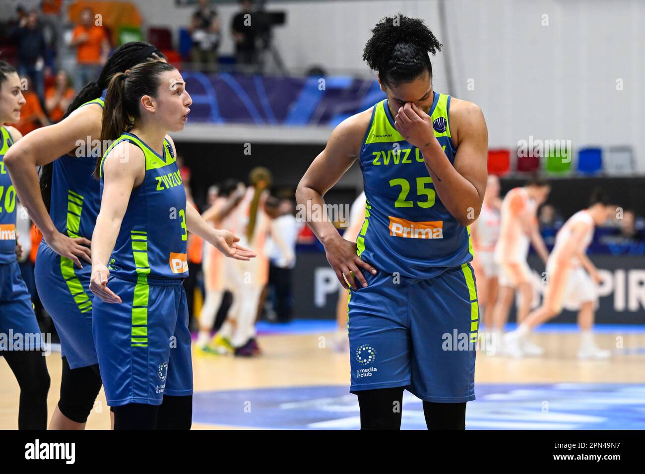 Vs pf hires stock photography and images Alamy