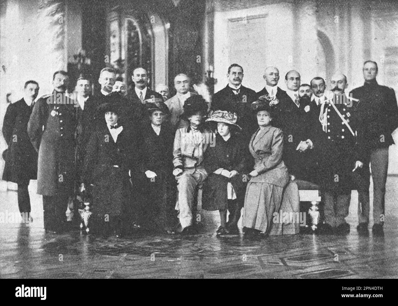 US Secretary of War Jacob M. Dickinson with his wife and his entourage at the Grand Kremlin Palace in Moscow in 1910. Stock Photo