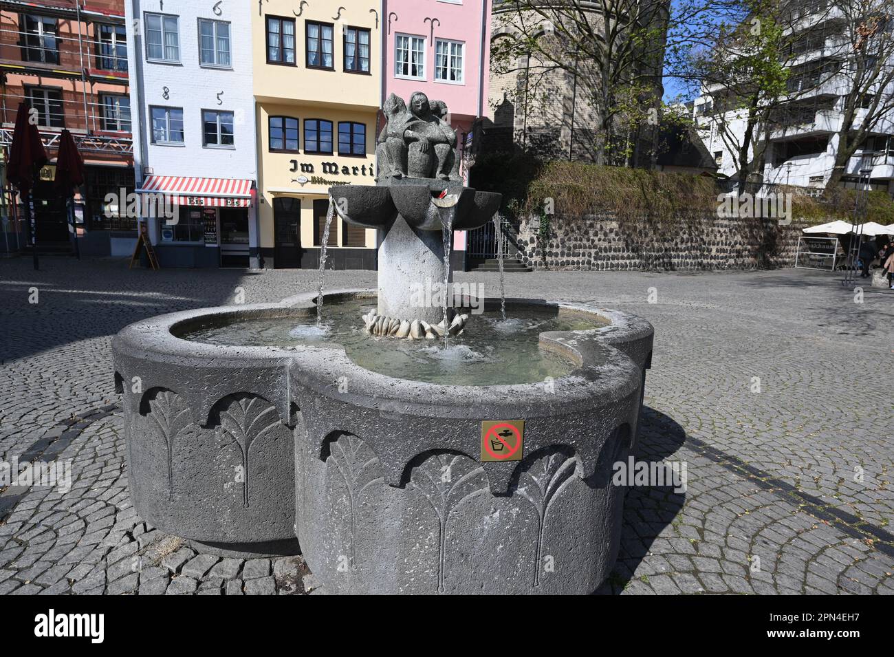 Cologne, Germany. 09th Apr, 2023. Stapelhäuschen and Martinswinkel at