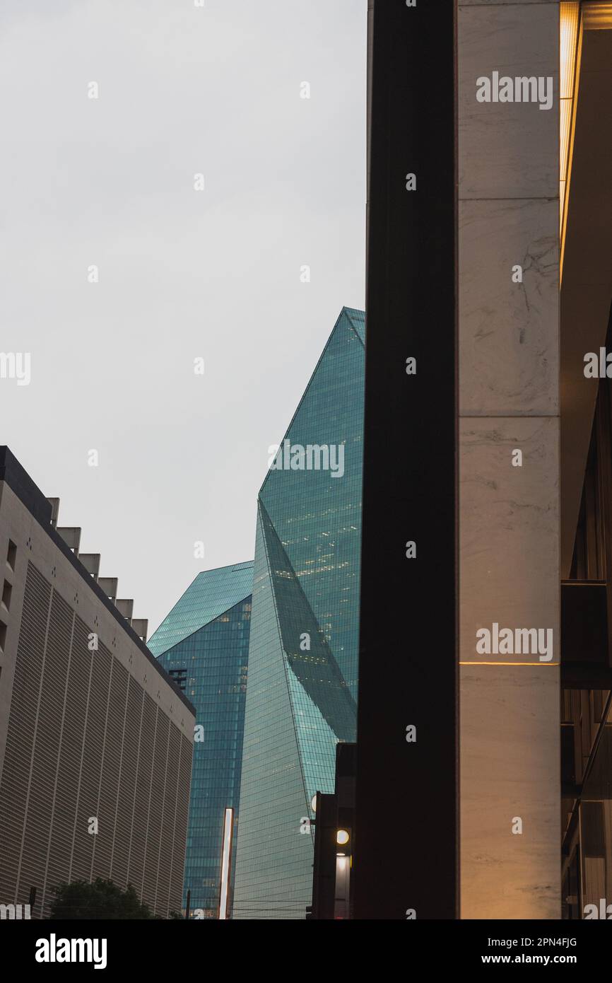 Skyscrapers in downtown dallas hi-res stock photography and images - Alamy