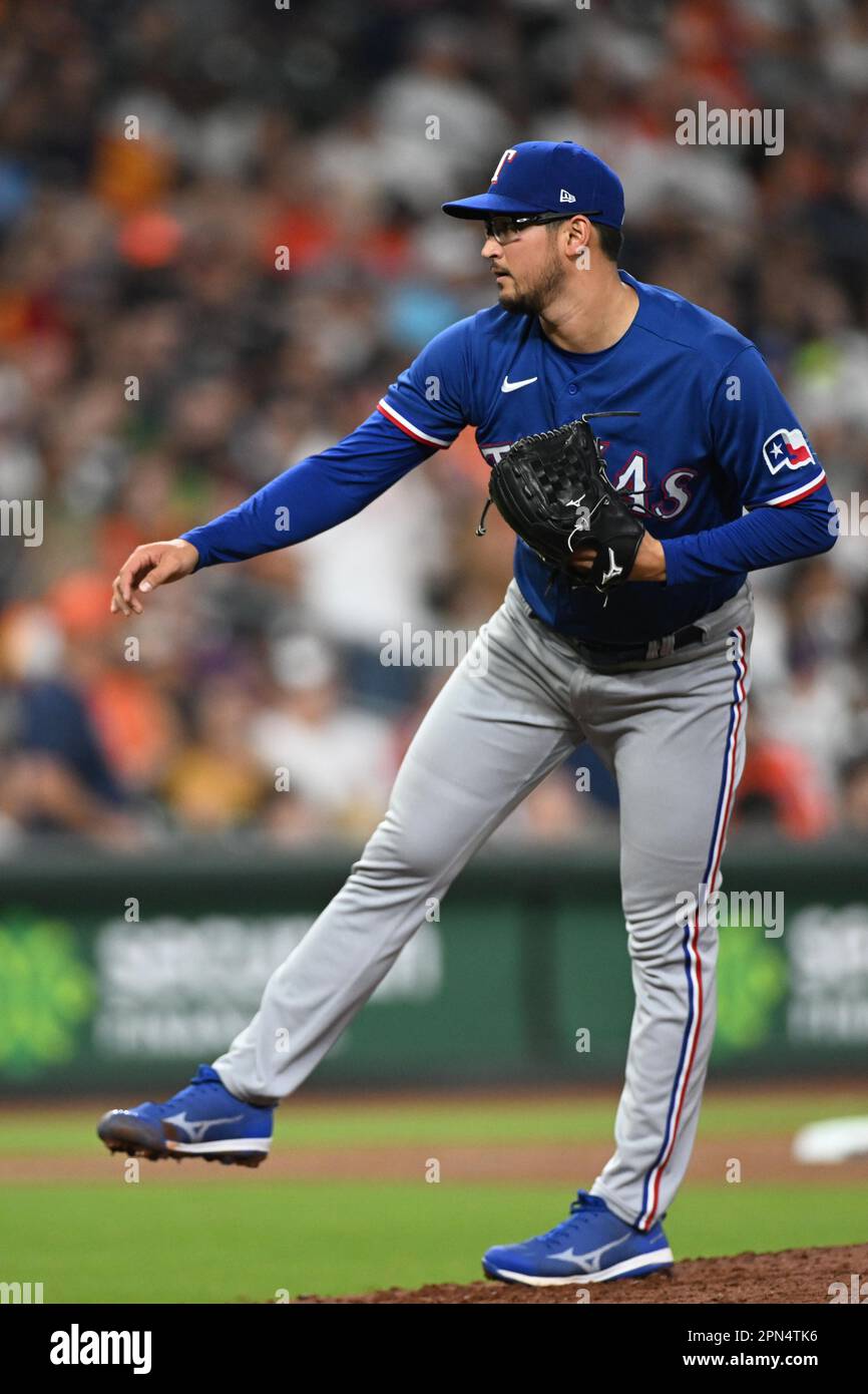 Texas Rangers starting pitcher Dane Dunning (33) comes in to relief