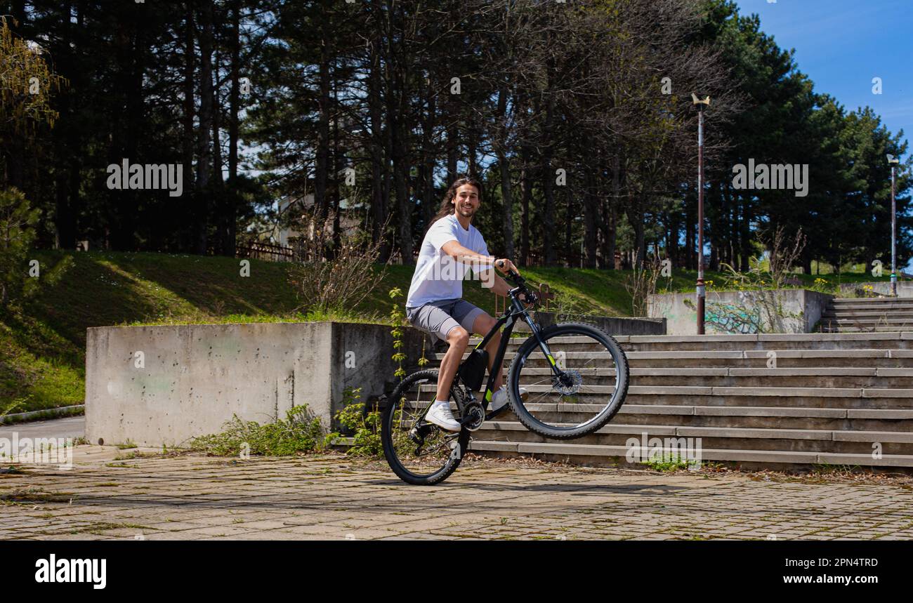 Riding the wheel hi-res stock photography and images - Alamy