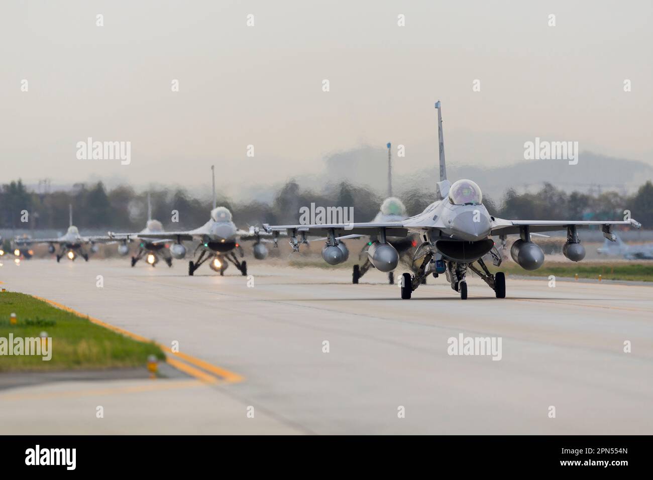 U.S. Air Force F-16 Fighting Falcons from the 8th Fighter Wing, Kunsan ...