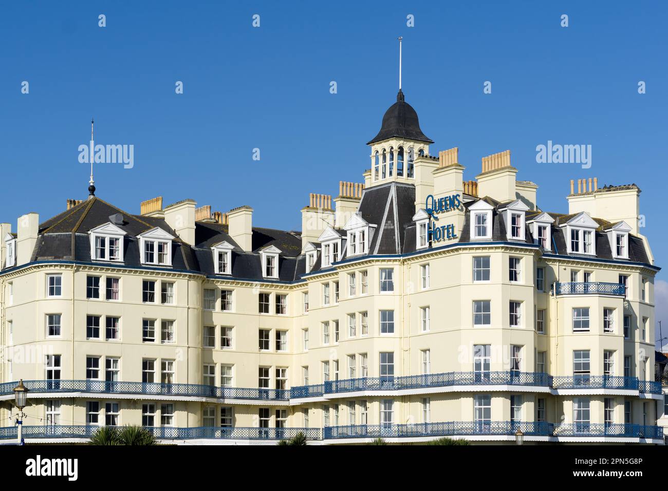 View of the Queen's Hotel in Eastbourne Stock Photo Alamy