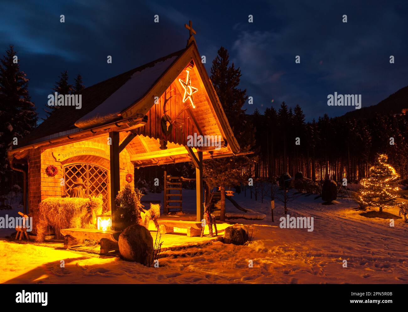 Salzburg christmas nativity scene hi-res stock photography and images ...