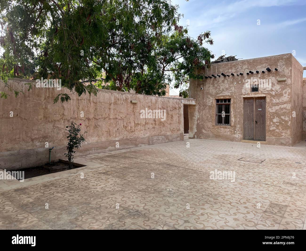 Old buildings architecture in the Wakrah Souq Traditional Market Stock Photo