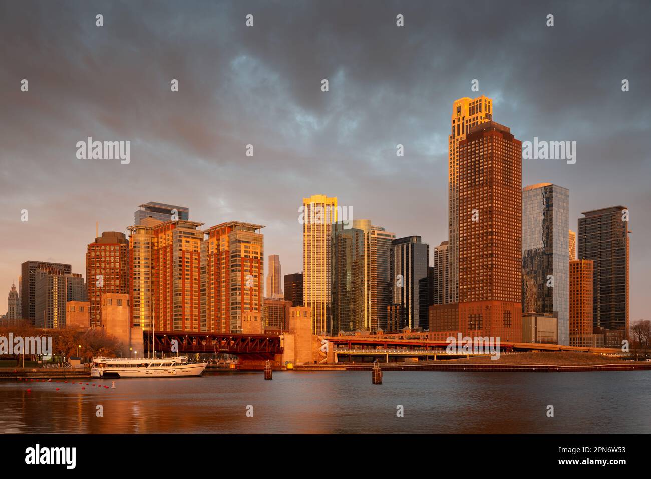 View of the Chicago downtown over lake Michigan Stock Photo - Alamy