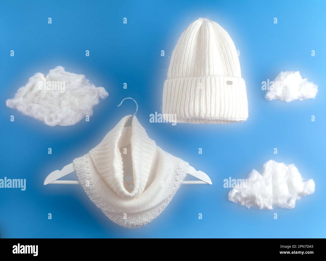 Simple white fluffy clouds hi-res stock photography and images - Alamy
