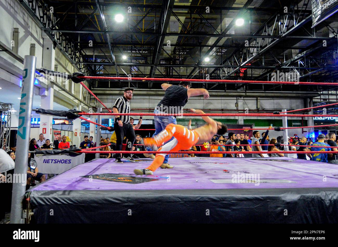 Pro+wrestling hi-res stock photography and images - Alamy