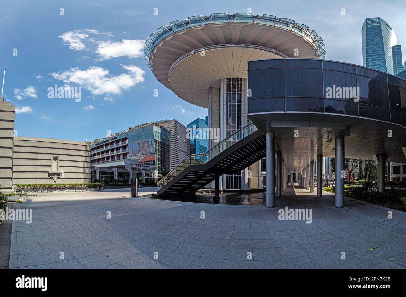 Singapore skyline daytime hi-res stock photography and images - Alamy
