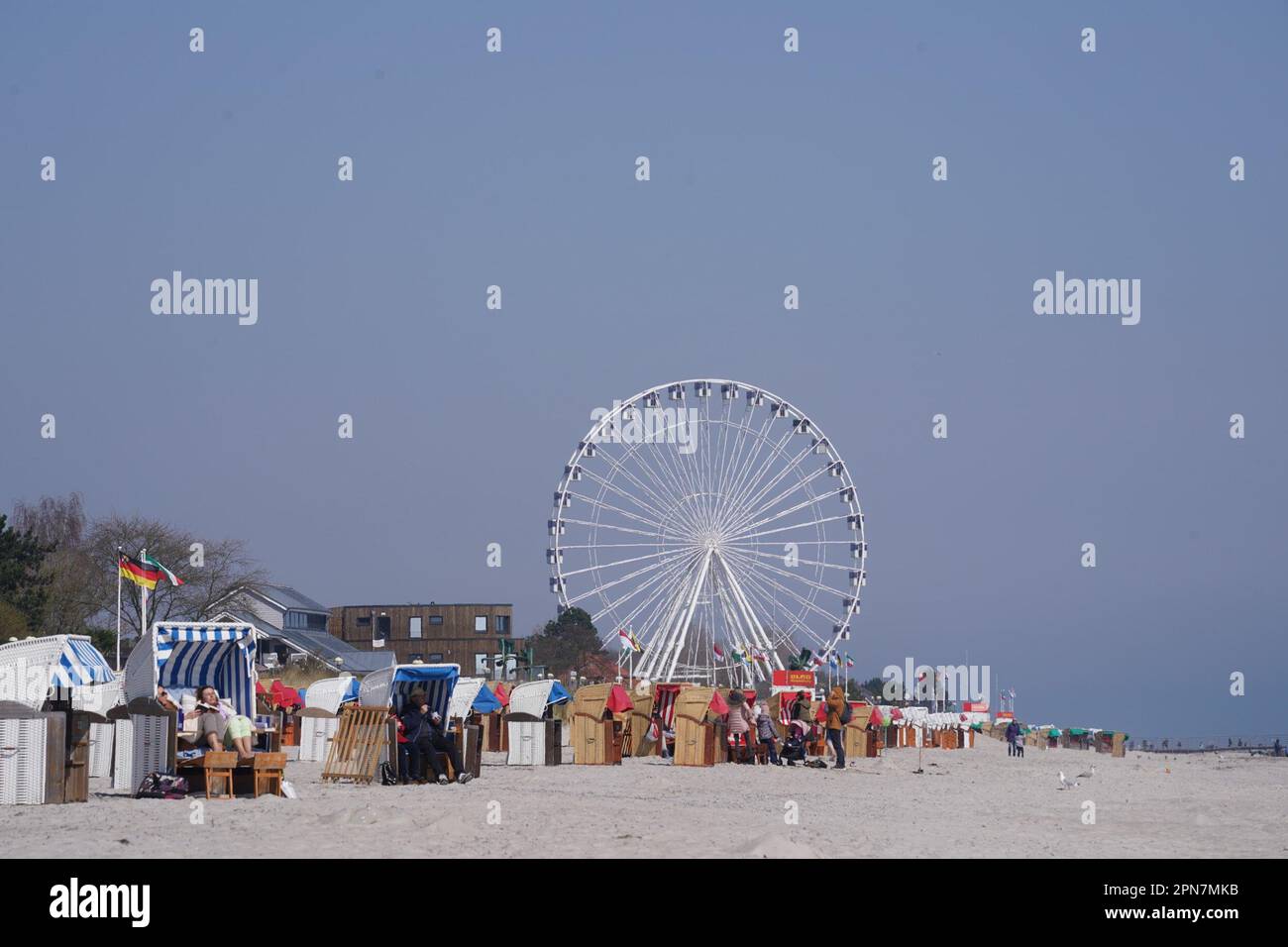 17 April 2023, Schleswig-Holstein, Grömitz: The Ferris wheel La Noria Gigante on the Baltic Sea beach. Photo: Marcus Brandt/dpa Stock Photo