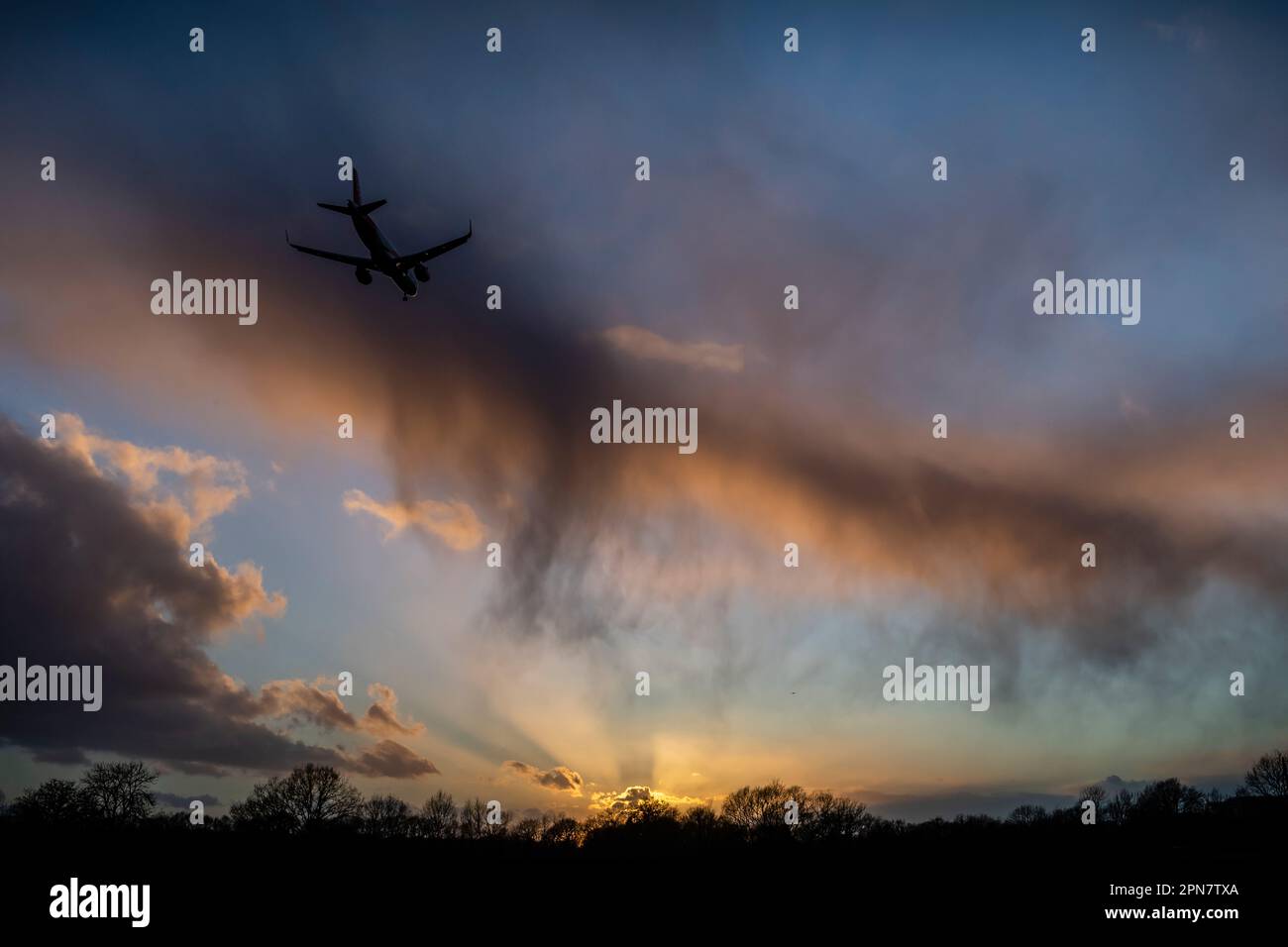 Stunning aircraft hi-res stock photography and images - Alamy