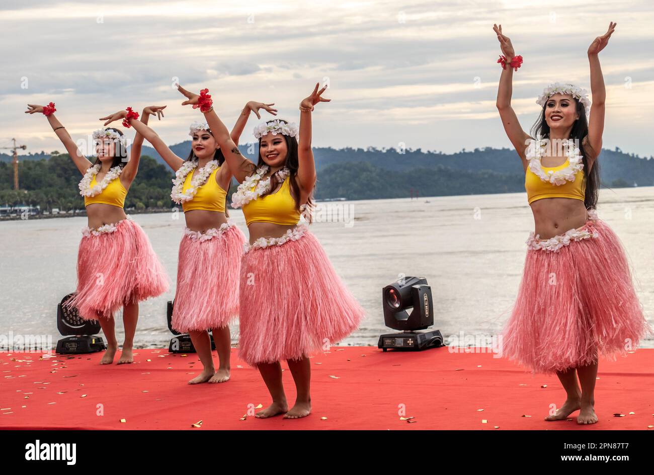 female-dancers-practicing-their-rough-tine-for-the-dragon-boat-races-at