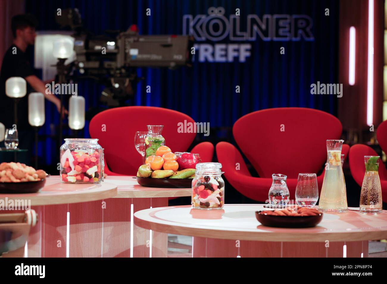 Studio-Interieur bei der Aufzeichnung der WDR-Talkshow 'Kölner Treff