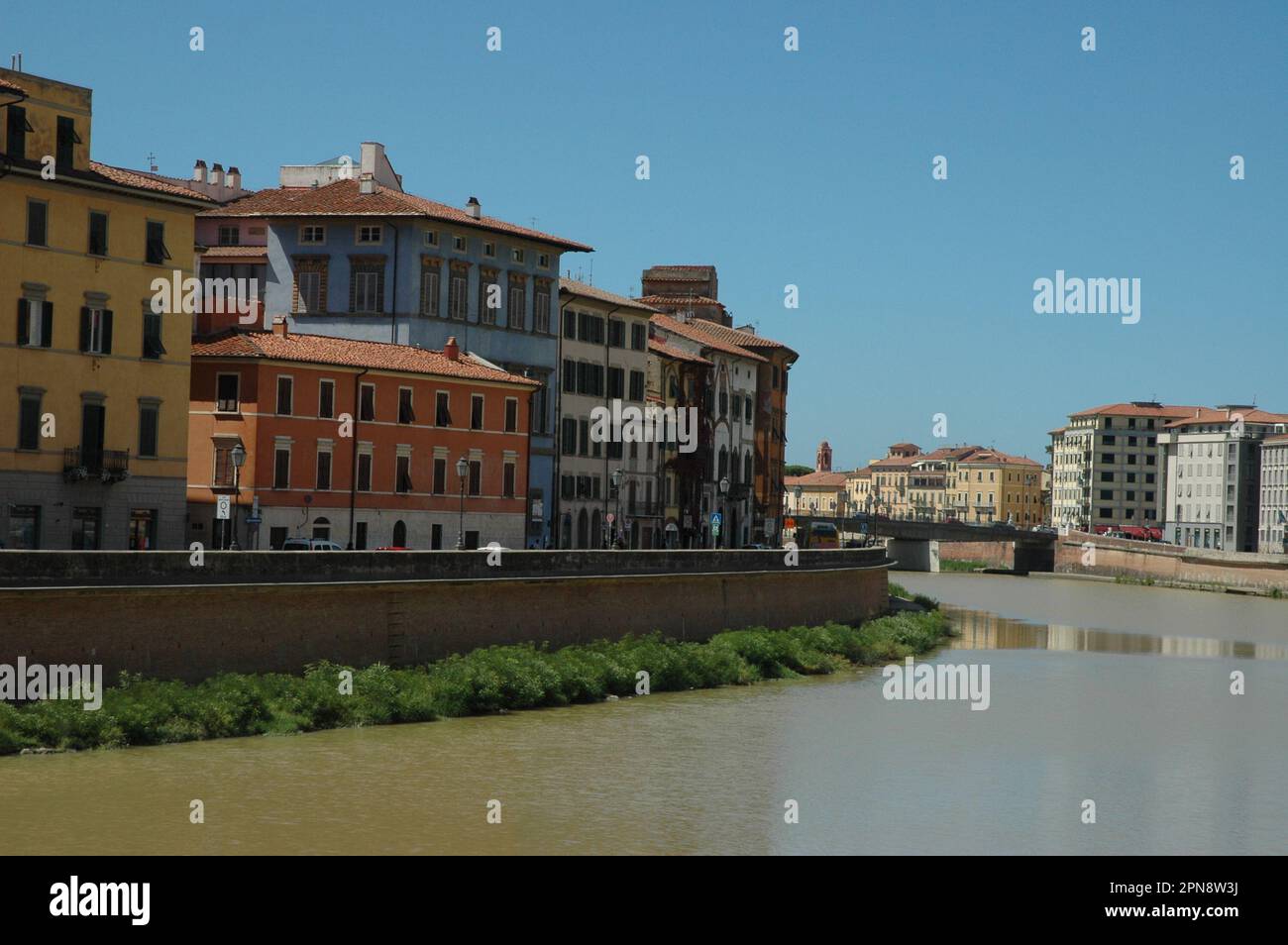 Il fiume Arno al passaggio di Pisa (Tuscany) Stock Photo