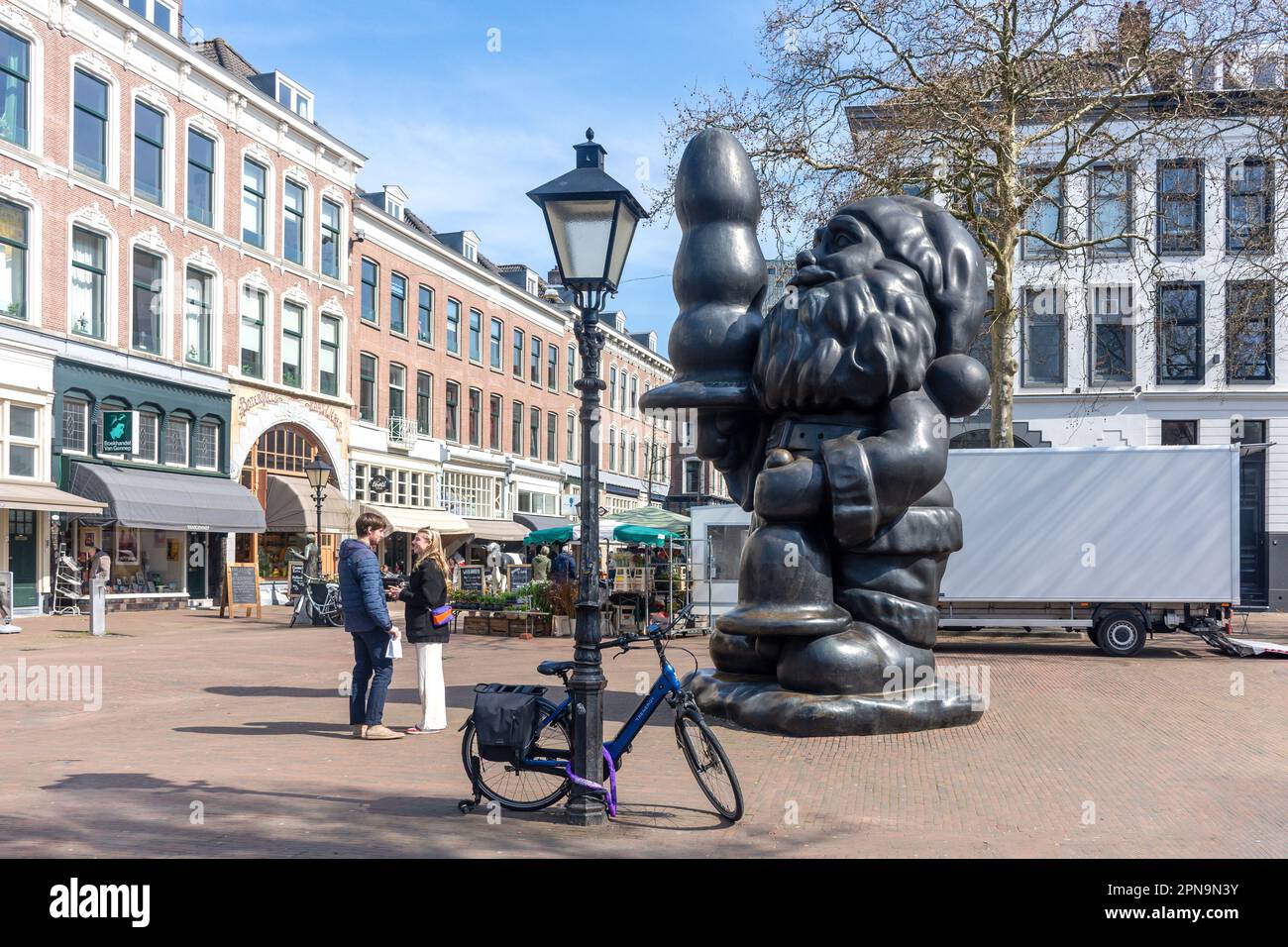 Buttplug Gnome (Santa Claus) sculpture, Eendrachtsplein (Town Square),  Rotterdam, South Holland Province, Kingdom of the Netherlands Stock Photo -  Alamy