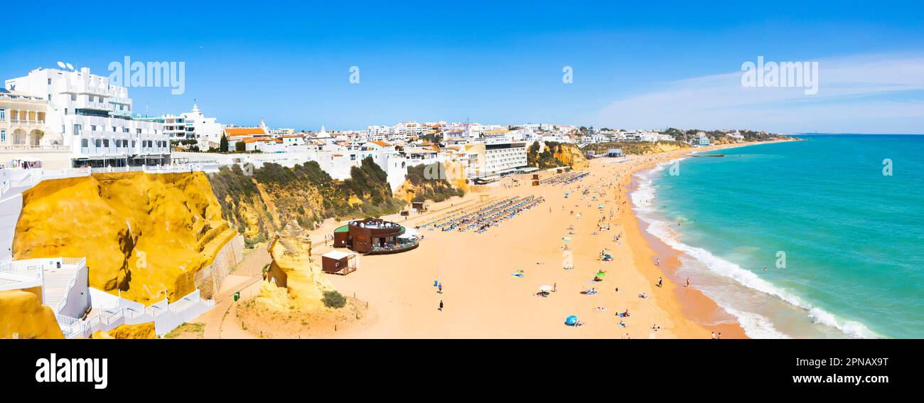 panorama-of-the-beach-and-the-atlantic-ocean-in-albufeira-algarve