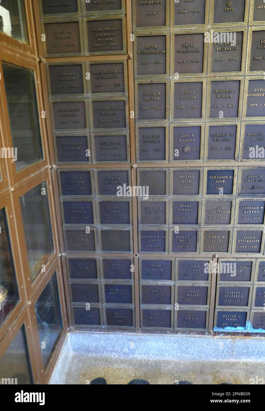 Los Angeles, California, USA 16th April 2023 Harry Fowler Grave in