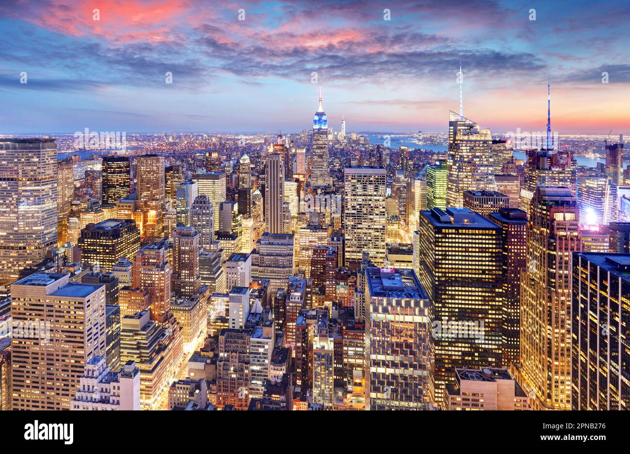 Midtown manhattan skyline dusk hi-res stock photography and images - Alamy