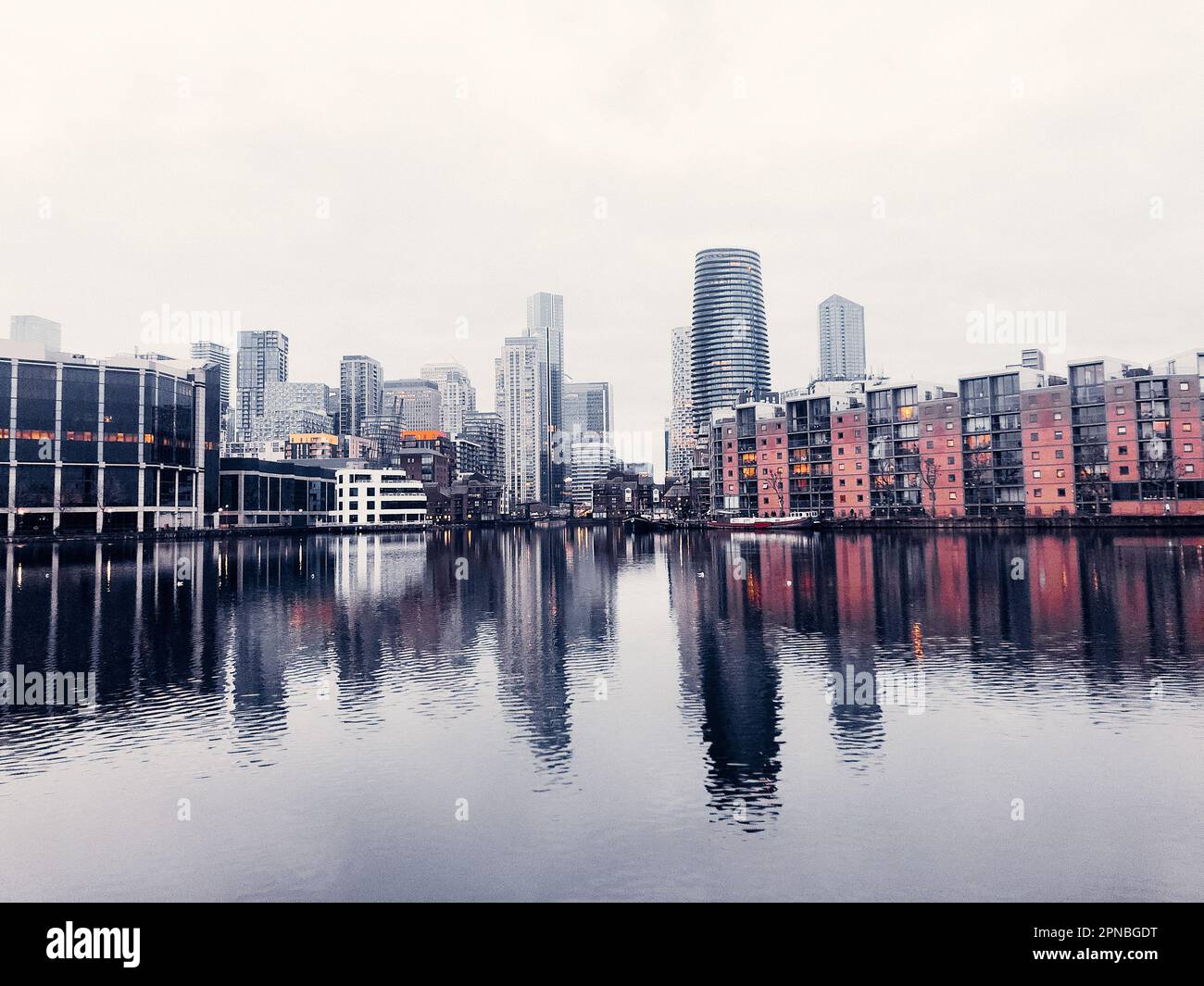 Explore modern interior london hi-res stock photography and images - Alamy