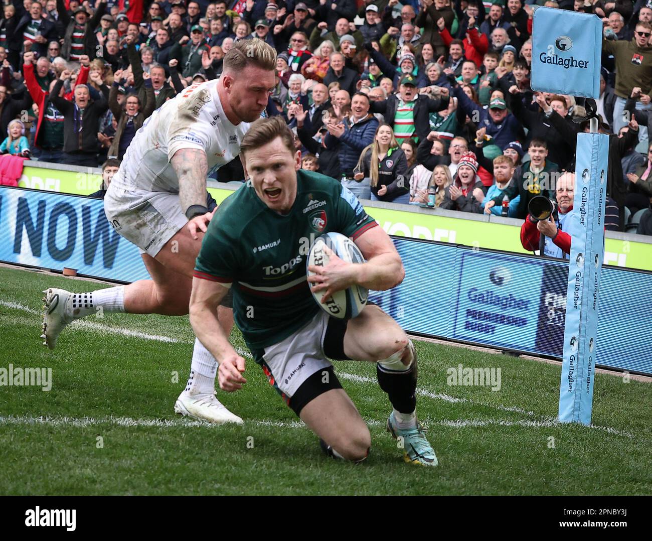 16.04.2023   Leicester, England. Rugby Union.                   Chris Ashton scores his 100th try (a Premiership record) during the Gallagher Premiership match played between Leicester Tigers and Exeter Chiefs at the Mattioli Woods Welford Road Stadium, Leicester.  © Phil Hutchinson Stock Photo