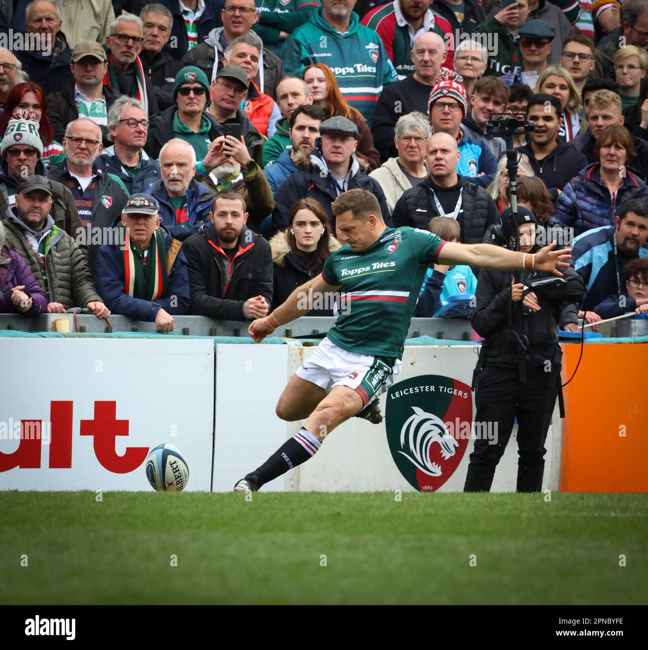 16.04.2023   Leicester, England. Rugby Union.                   Tigers Jimmy Gopperth kicks a conversion during the Gallagher Premiership match played between Leicester Tigers and Exeter Chiefs at the Mattioli Woods Welford Road Stadium, Leicester.  © Phil Hutchinson Stock Photo