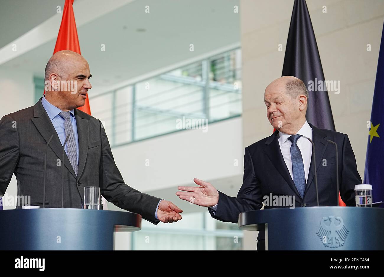 Berlin, Germany. 18th Apr, 2023. German Chancellor Olaf Scholz (r, SPD