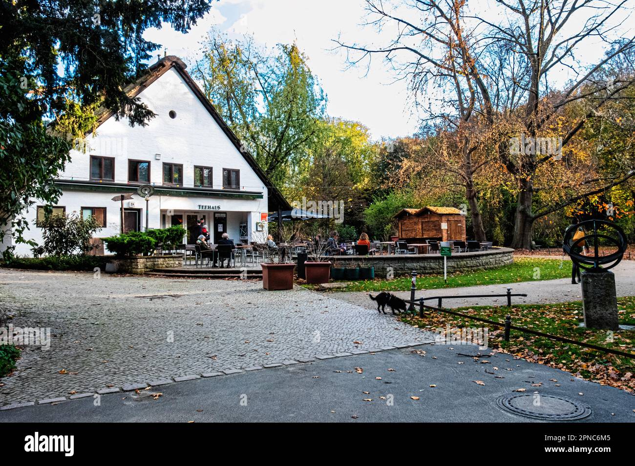 Teehaus in englischer garten hires stock photography and images Alamy