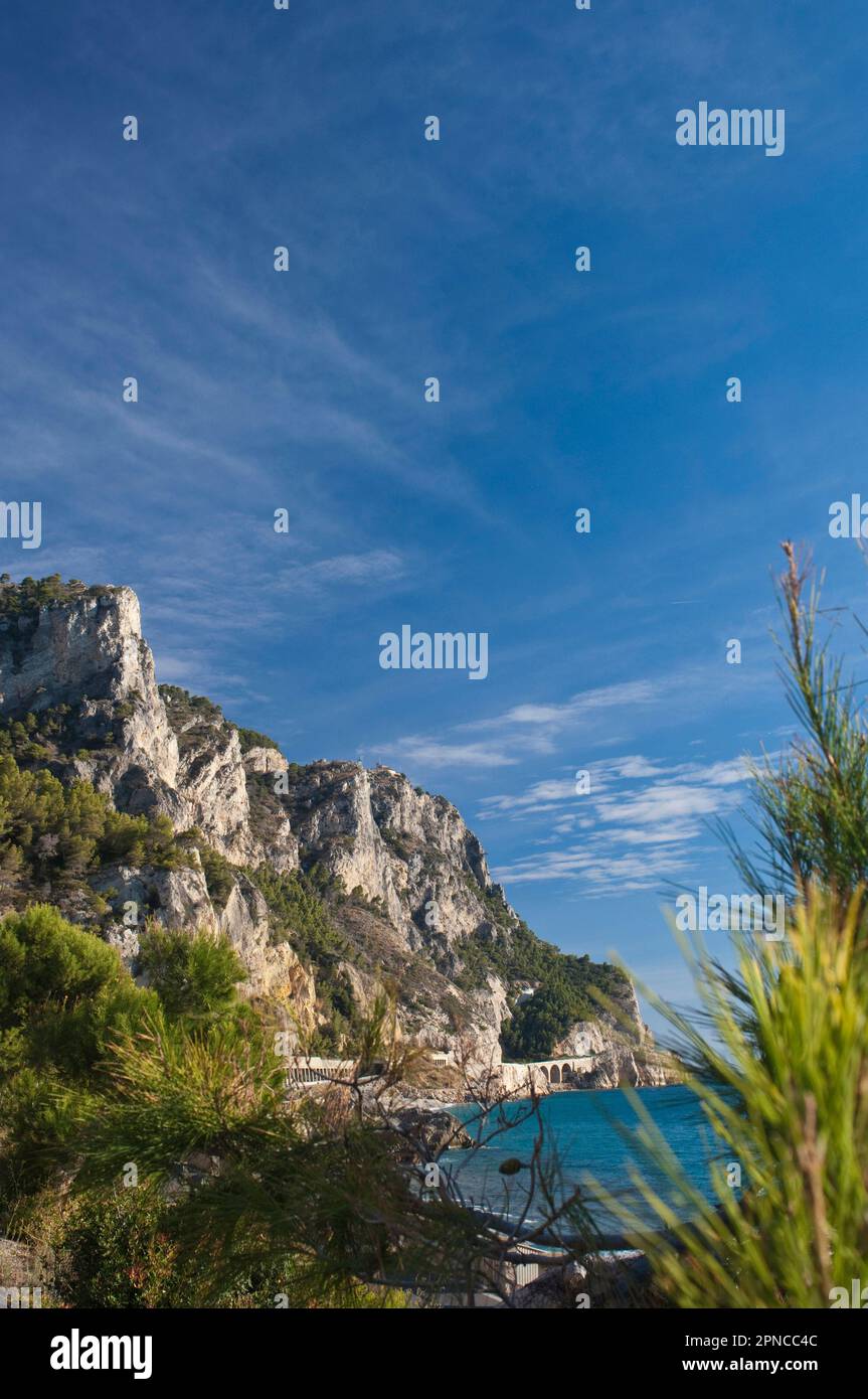 Excursion to the Capo Noli traffic light, climbing from Varigotti. View