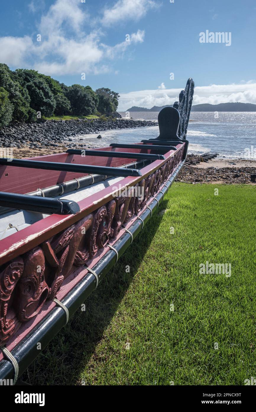 A Maori war canoe (waka taua) at the Waitangi Treaty Grounds, North Island, New Zealand Stock Photo