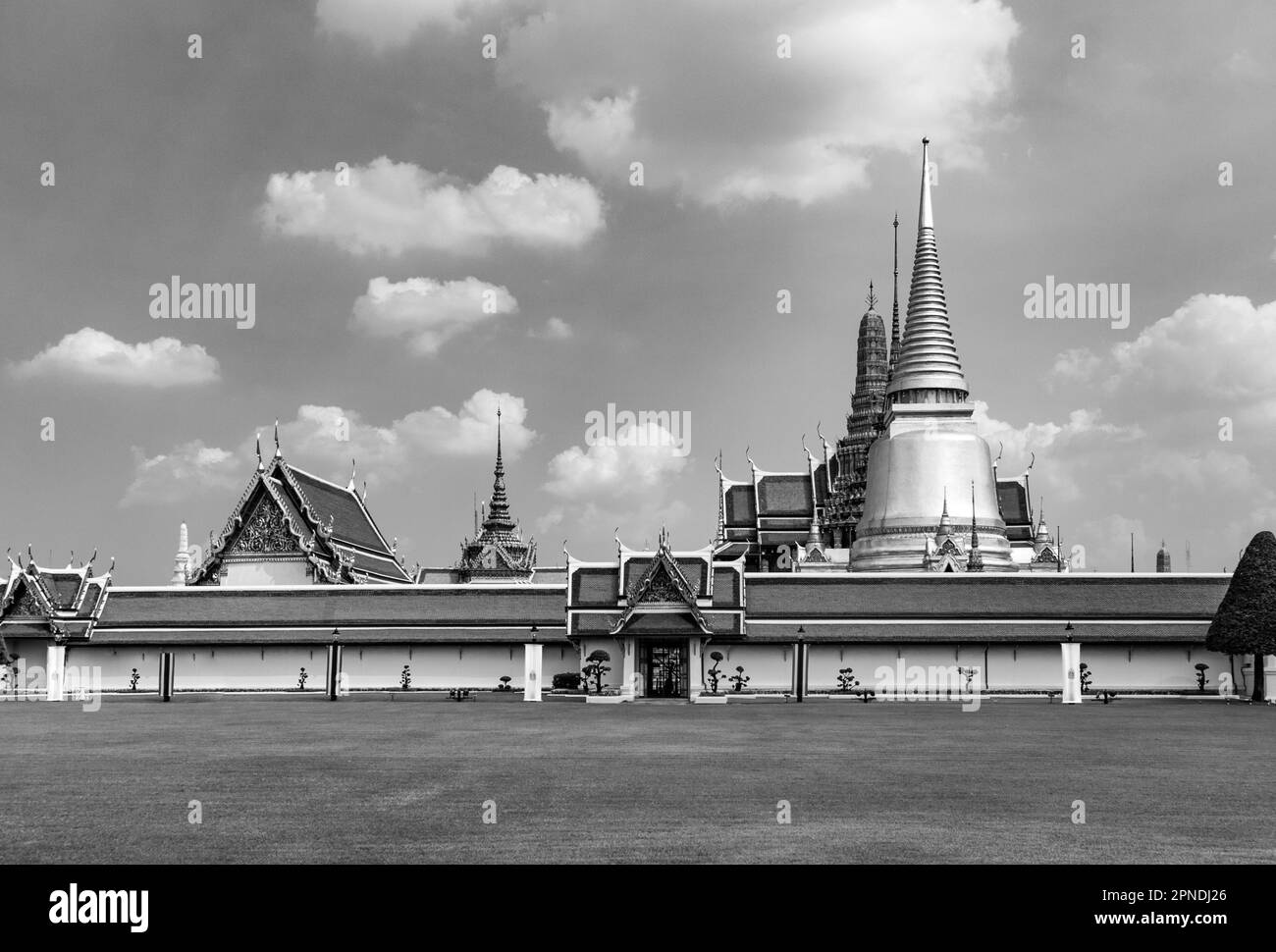 outside view to Grand Palace with golden temple Stock Photo Alamy