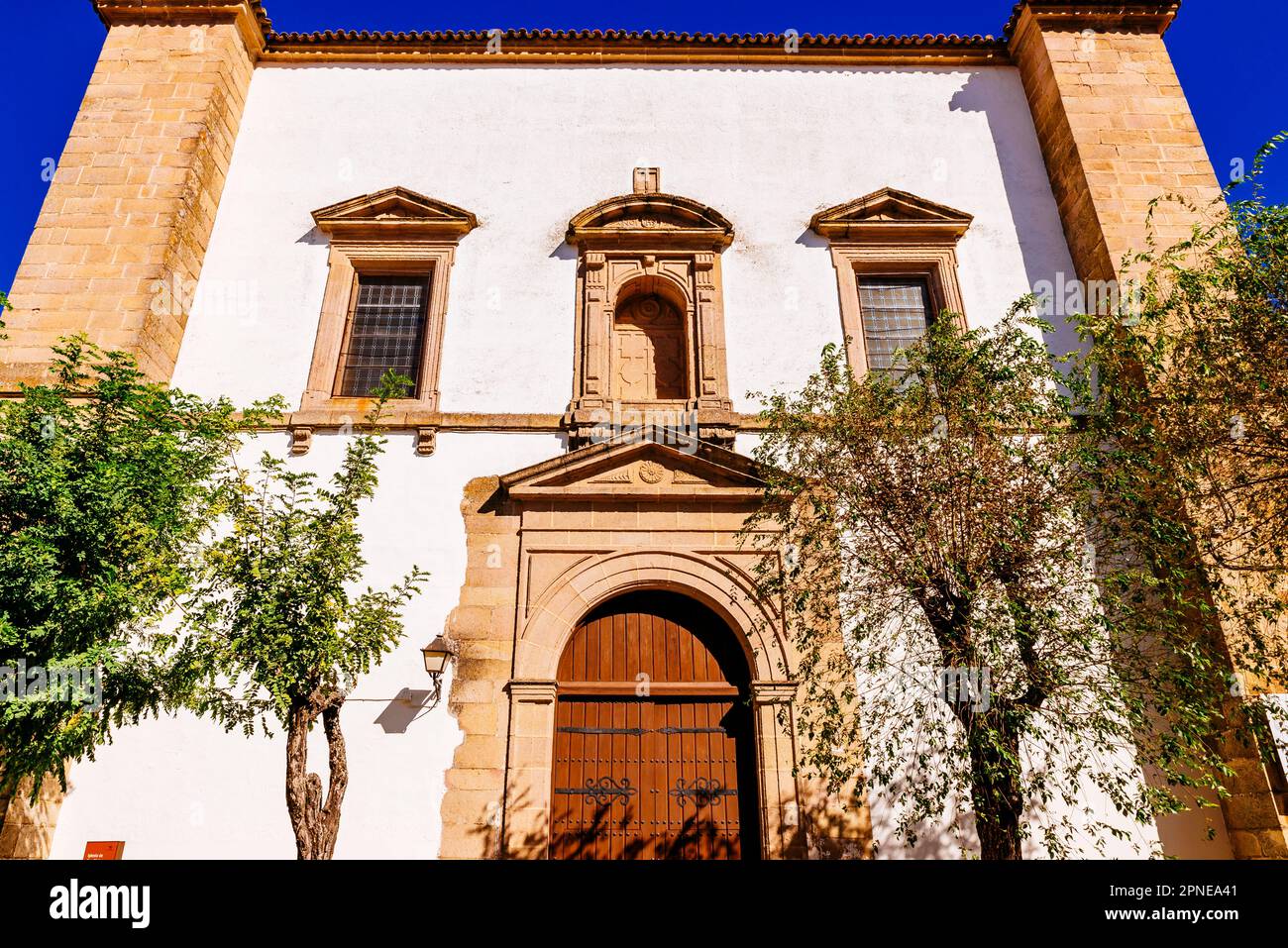 Church of San Mateo. Its style is Spanish Renaissance. 16th-17th centuries. Alburquerque, Badajoz, Extremadura, Spain, Europe Stock Photo