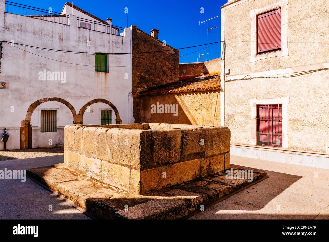 lcantara well. Albuquerque medieval quarter street. Medieval ...