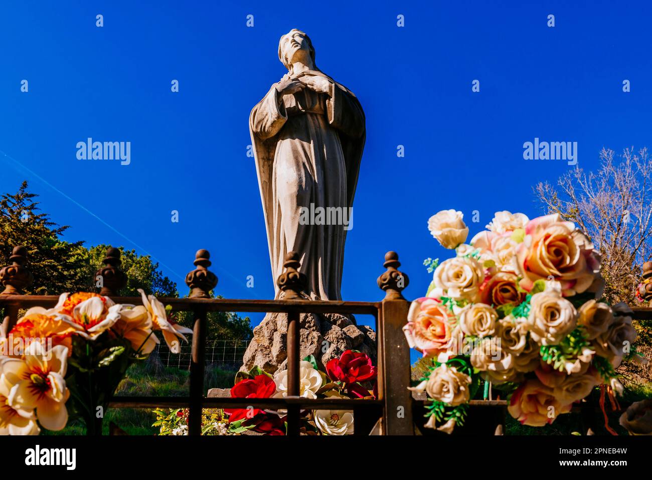 Virgen de Despeñaperros, statue of the virgin located next to the old national road N4a towards Andalusia. Memorial María Josefa Segovia. Santa Elena, Stock Photo
