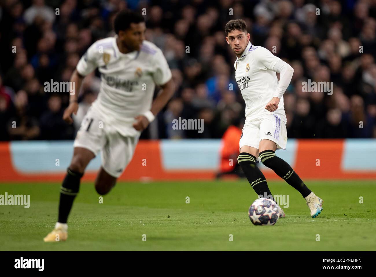 Federico Valverde of Real Madrid controls the ball during the UEFA Champions League Quarter Final match between Chelsea and Real Madrid at Stamford Bridge, London on Tuesday 18th April 2023. (Photo: Federico Guerra Maranesi | MI News) Credit: MI News & Sport /Alamy Live News Stock Photo