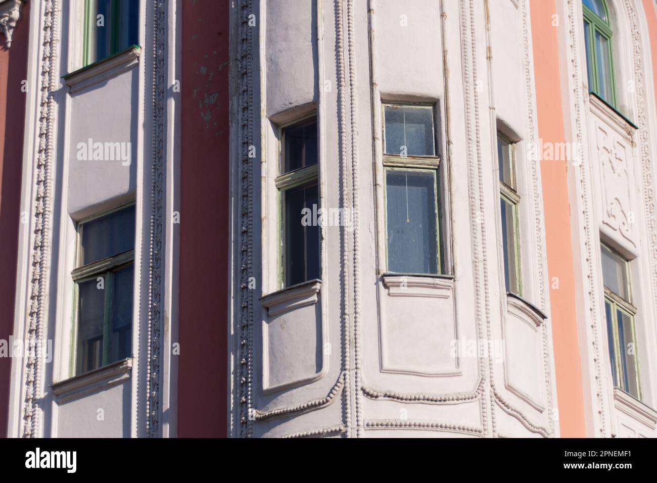 Alte Gebäudefront in der Altstadt von Bratislava Stock Photo