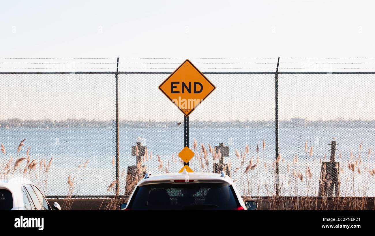 Dead end hi-res stock photography and images - Alamy