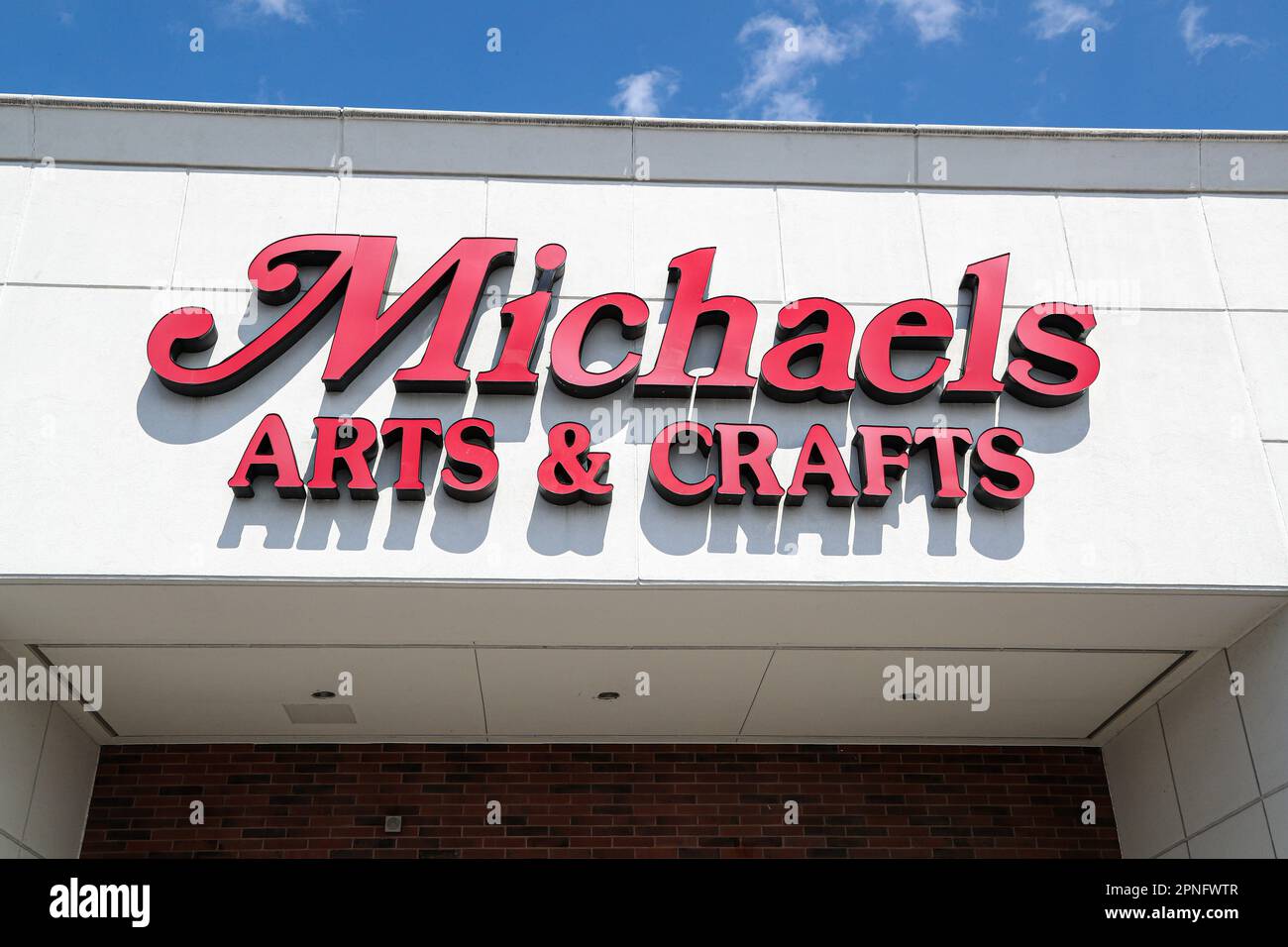 Michaels arts and crafts store hi-res stock photography and images