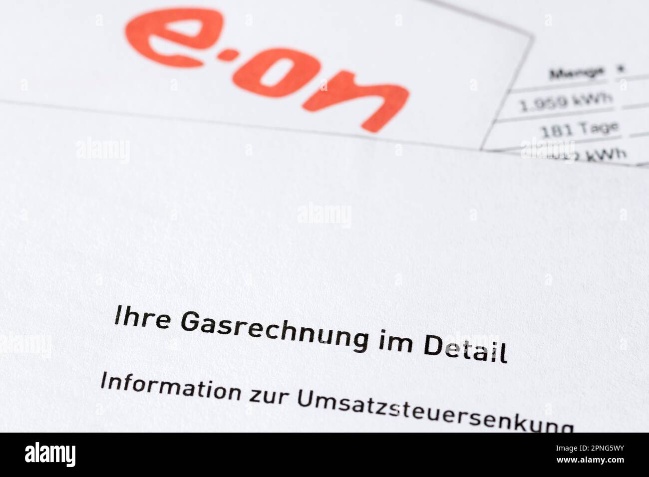 Symbolic image energy costs, Eon AG, gas bill in detail, gas contract ...