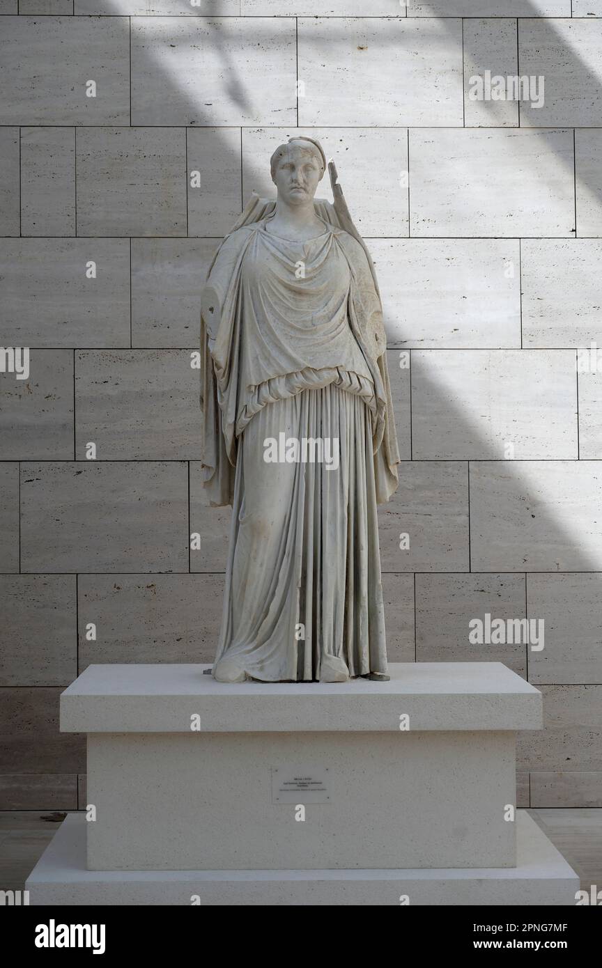Polycentric Museum of Aigai (Aegae), Statue, Vergina, Greece Stock ...
