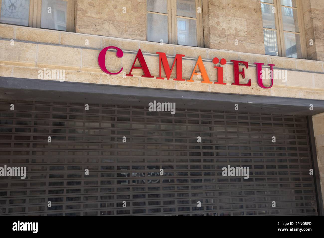 Bordeaux ,  Aquitaine France - 04 17 2023 : Camaieu logo brand closed store Camaïeu sign text facade shop french clothing fashion bankruptcy Stock Photo