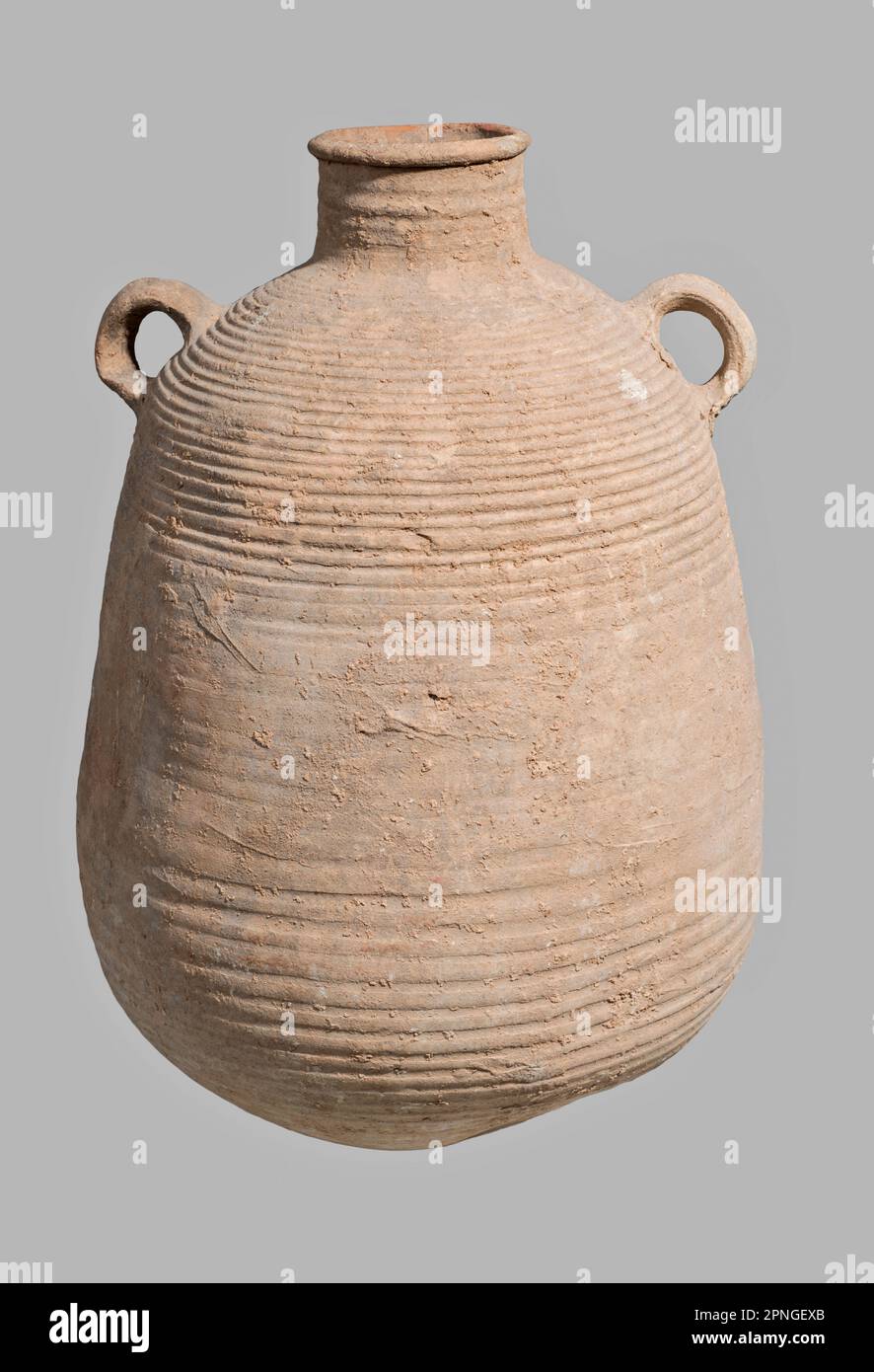 A Roman terra-cotta storage jar 1st-2nd century CE 51 cm high Stock Photo