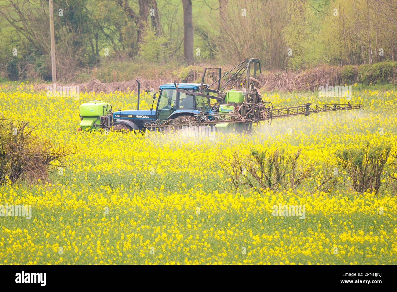 Kidderminster, UK. 19th April, 2023. UK weather farm workers are out