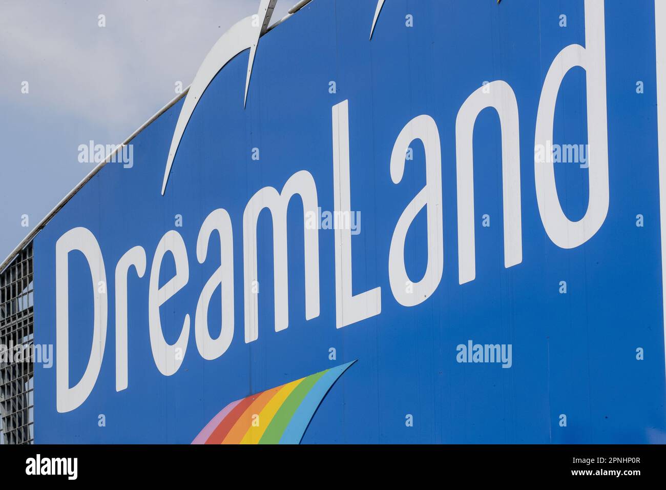 Drogenbos, Belgium. 19th Apr, 2023. The Dreamland logo pictured at the  Drogenbos branch of the Dreamland and Dreambaby stores of the Colruyt group  on Wednesday 19 April 2023. Discounter Colruyt announced plans