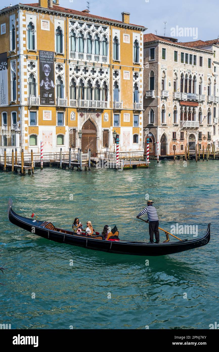 Gondola typical boat italy hi-res stock photography and images - Alamy