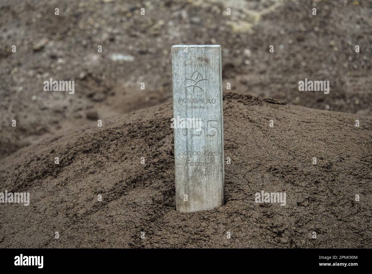 A marker identifying the restaurant that placed a stew pot into a ...